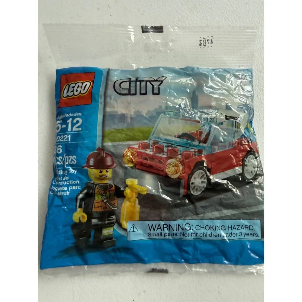 LEGO City Fire Car Polybag Set 30221 Retired 2013 Firefighter Minifigure 36 Pcs